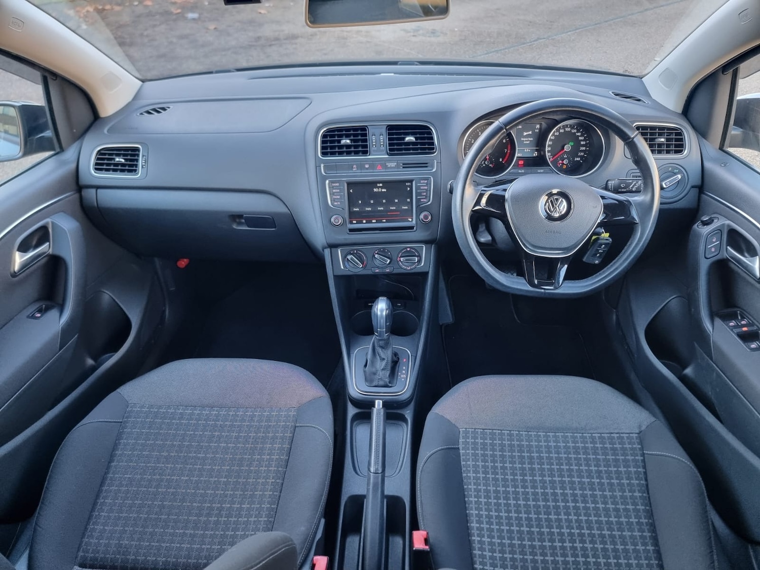 Used Volkswagen Polo 2014 for sale - 76758949: Photo 23