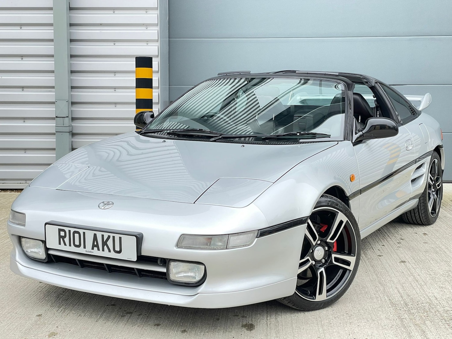 Used Toyota MR2 1998 for sale - 77357484: Photo 4