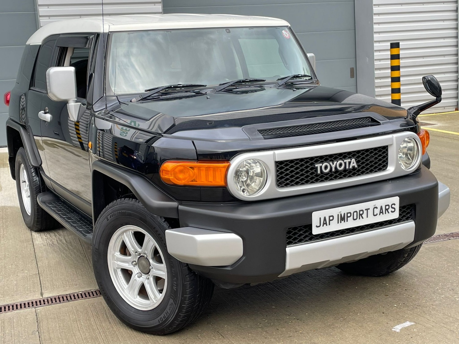Used Toyota FJ Cruiser 2012 for sale - 76626440: Photo 1