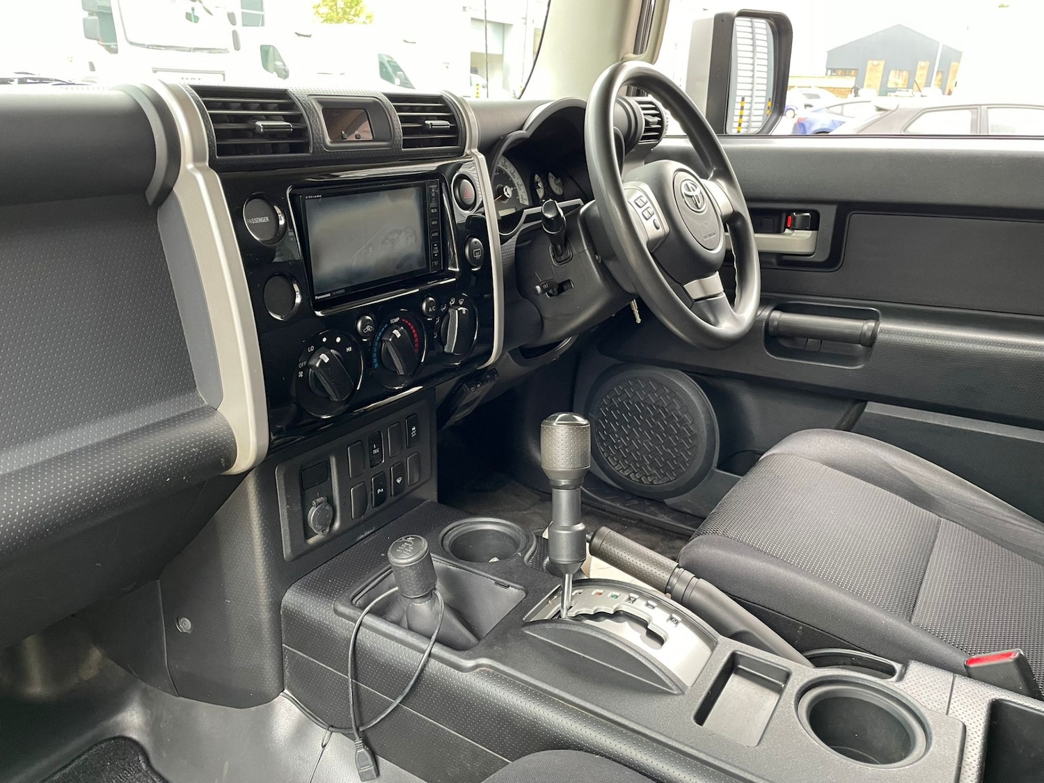 Used Toyota FJ Cruiser 2012 for sale - 76626440: Photo 12