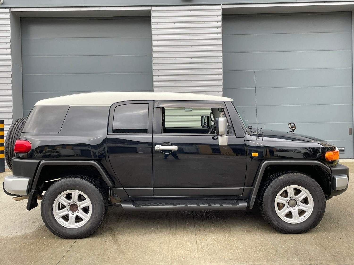 Used Toyota FJ Cruiser 2012 for sale - 76626440: Photo 5