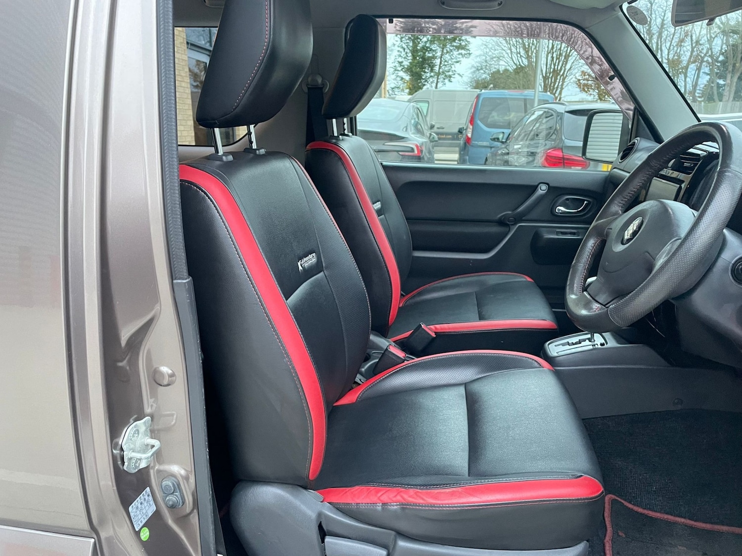 Used Suzuki Jimny 2014 for sale - 76882049: Photo 4