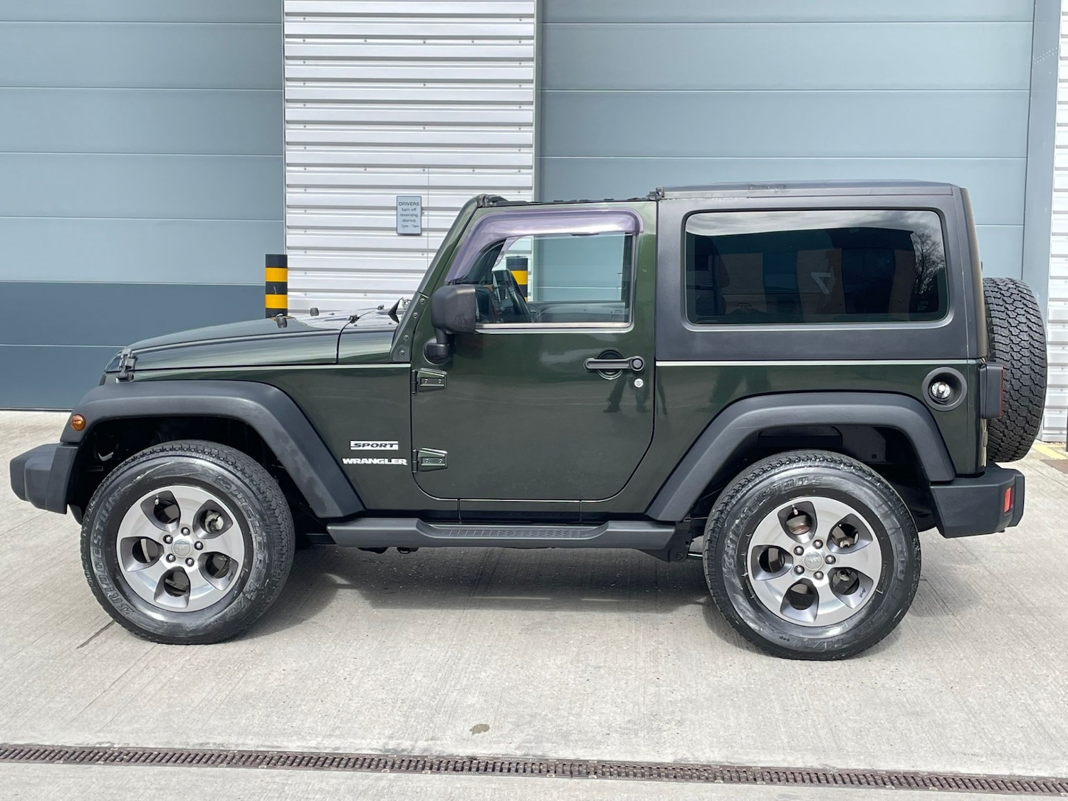 Used Jeep Wrangler 2011 for sale - 77834069: Photo 2