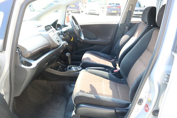 Used Honda Jazz 2014 for sale - 74327124: Photo 24