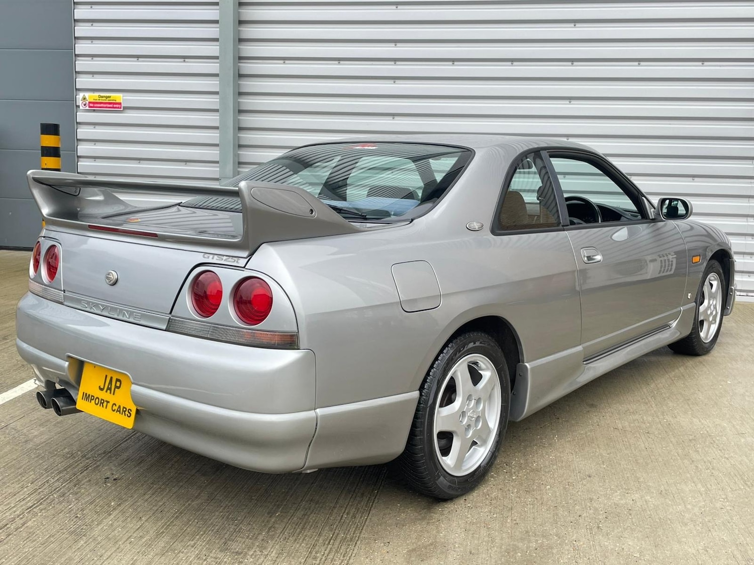 Used Nissan Skyline 1998 for sale - 77357051: Photo 4