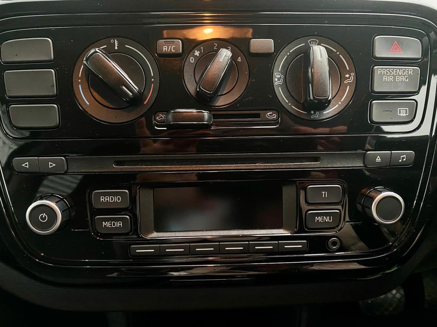 Used Volkswagen up! 2025 for sale - 77022750: Photo 58