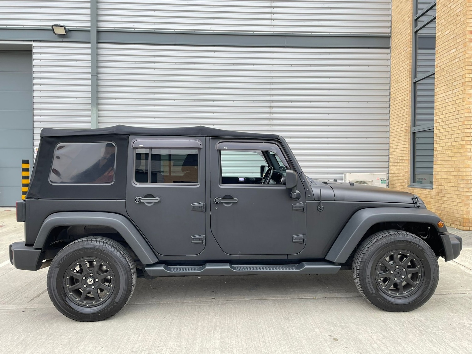 Used Jeep Wrangler 2016 for sale - 77261703: Photo 5