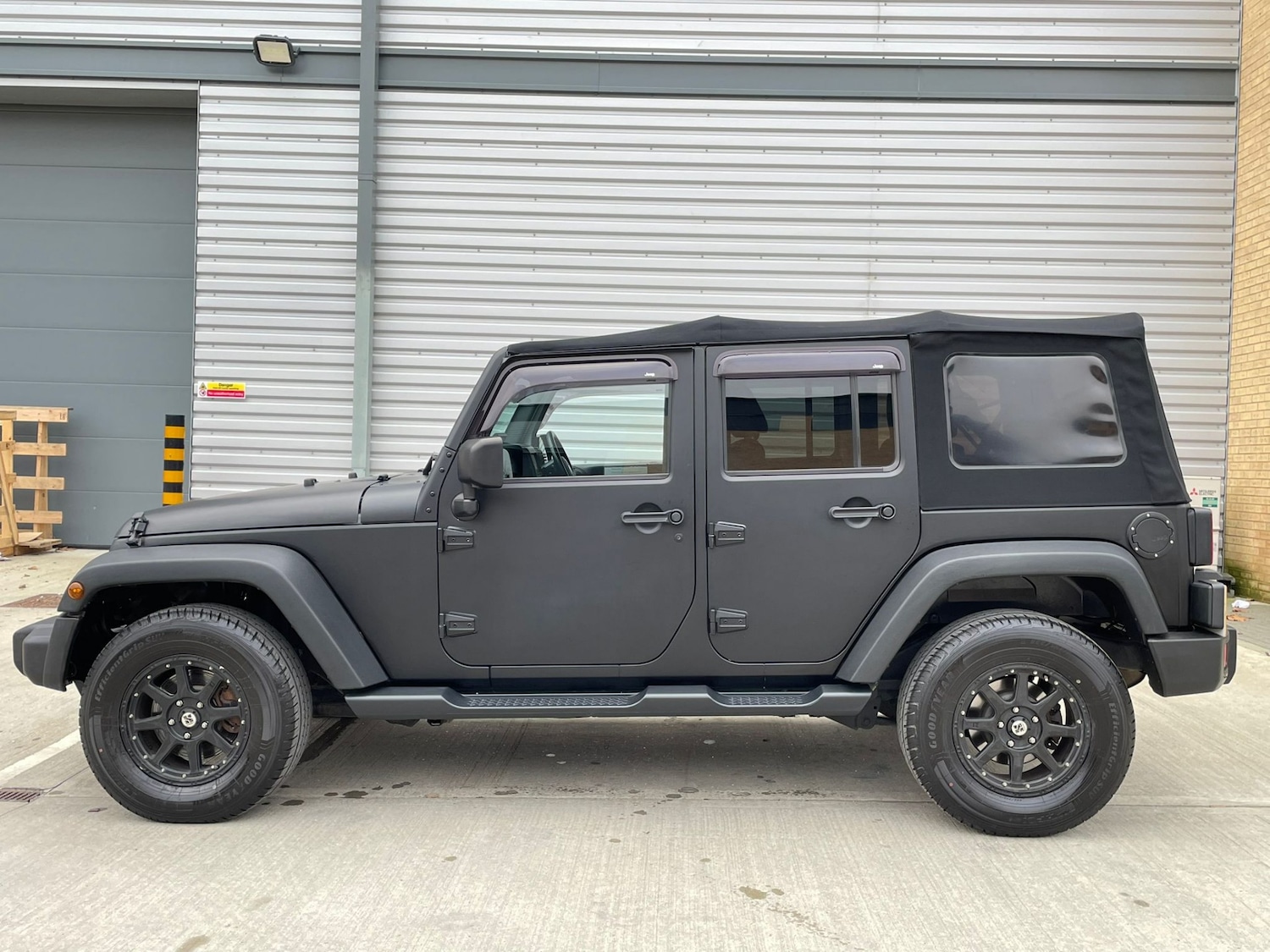 Used Jeep Wrangler 2016 for sale - 77261703: Photo 6