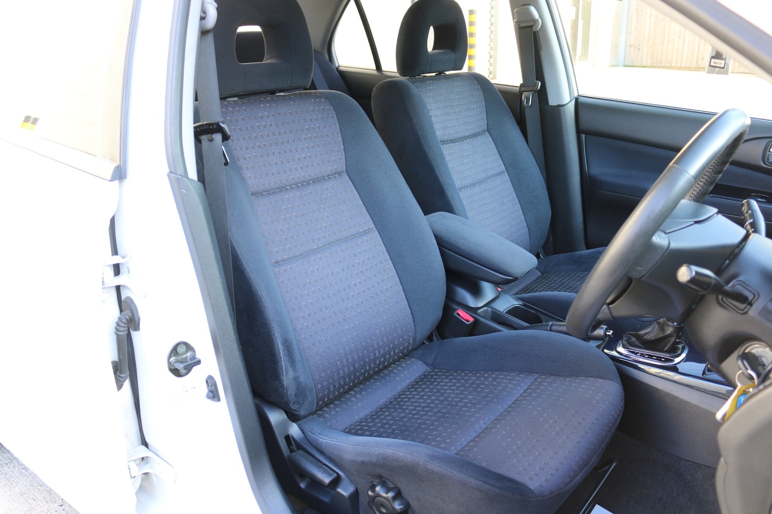 Used Mitsubishi Lancer 2002 for sale - 76891560: Photo 12