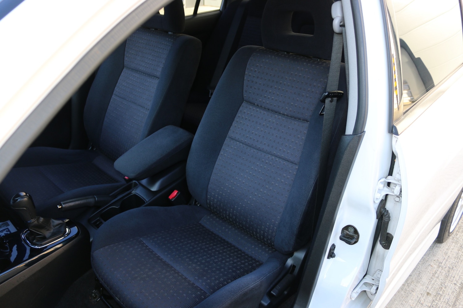 Used Mitsubishi Lancer 2002 for sale - 76891560: Photo 17