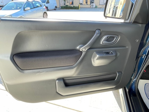 Used Suzuki Jimny 2015 for sale - 76181638: Photo 18