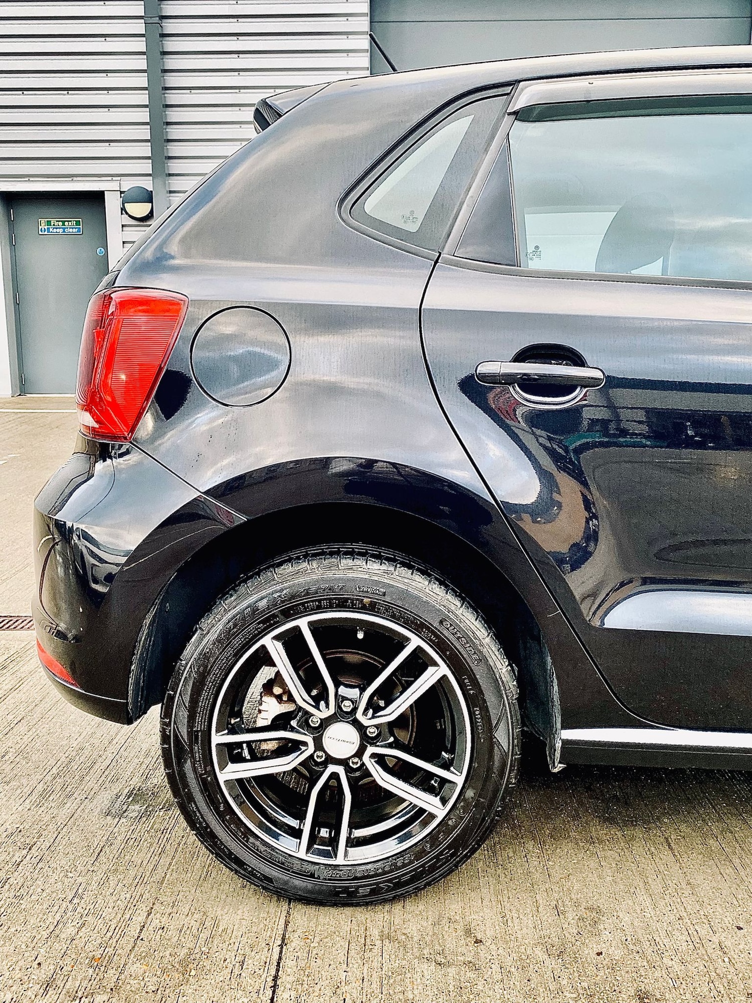 Used Volkswagen Polo 2015 for sale - 76941674: Photo 13