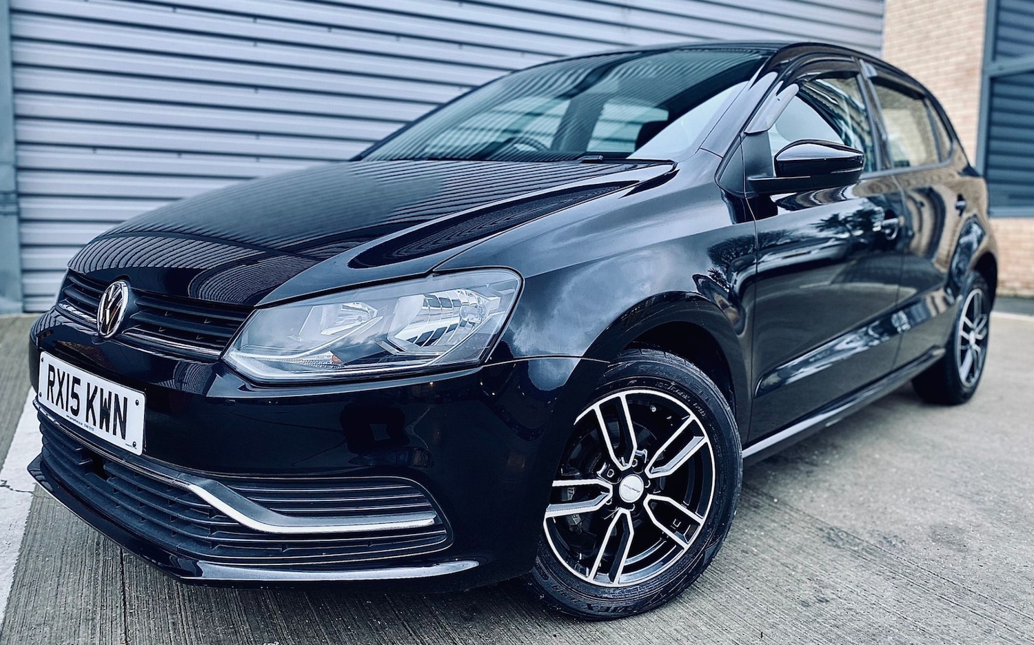 Used Volkswagen Polo 2015 for sale - 76941674: Photo 2