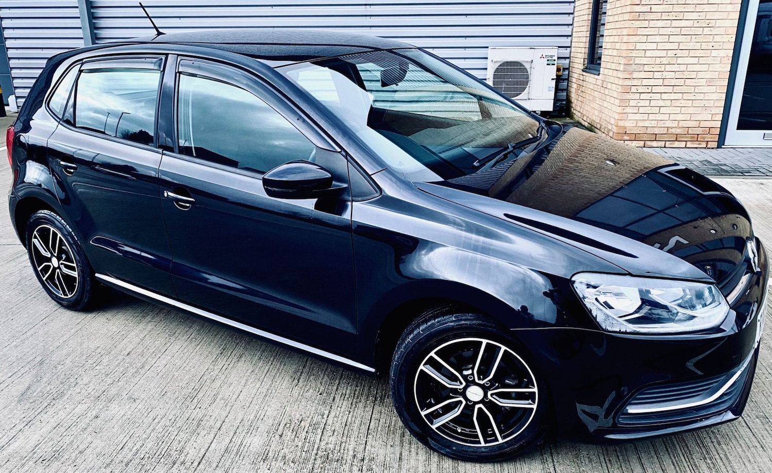 Used Volkswagen Polo 2015 for sale - 76941674: Photo 4