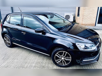 Used Volkswagen Polo 2015 for sale - 76941674: Photo