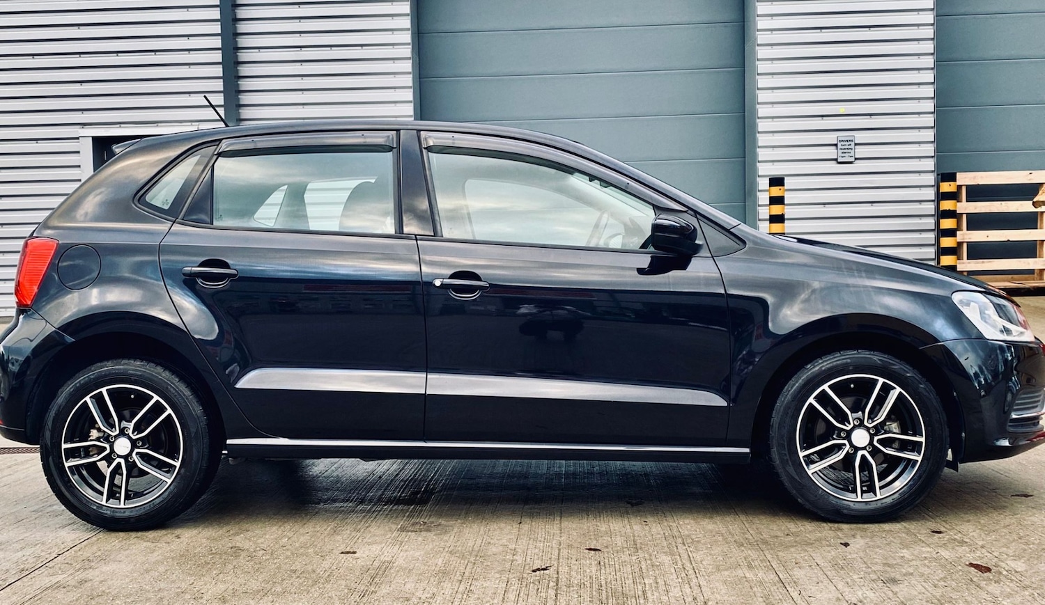 Used Volkswagen Polo 2015 for sale - 76941674: Photo 59