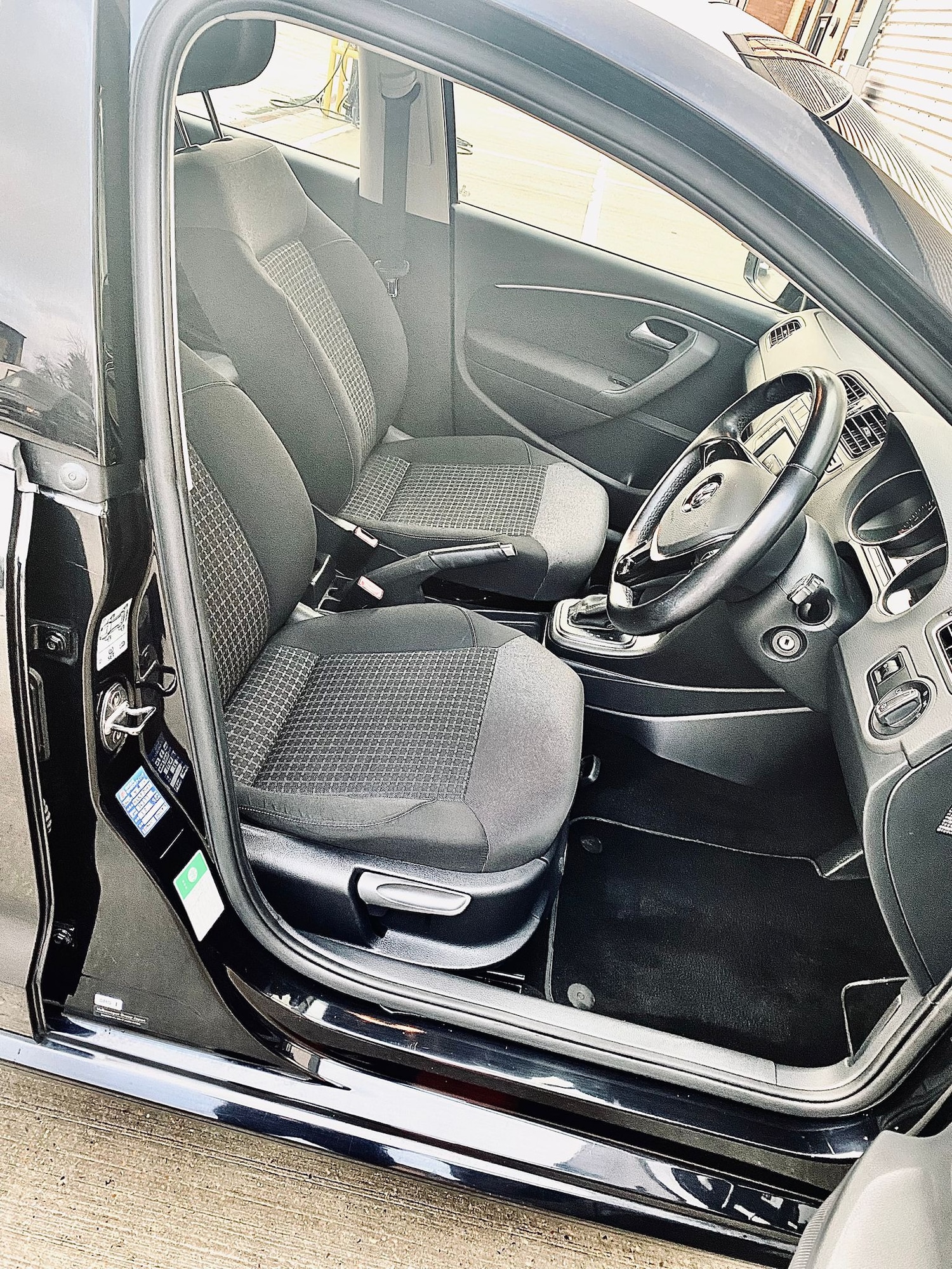 Used Volkswagen Polo 2015 for sale - 76941674: Photo 7