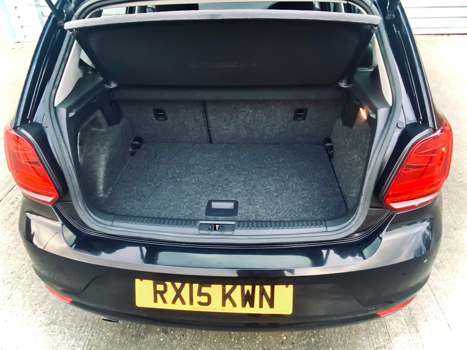 Used Volkswagen Polo 2015 for sale - 76941674: Photo 76