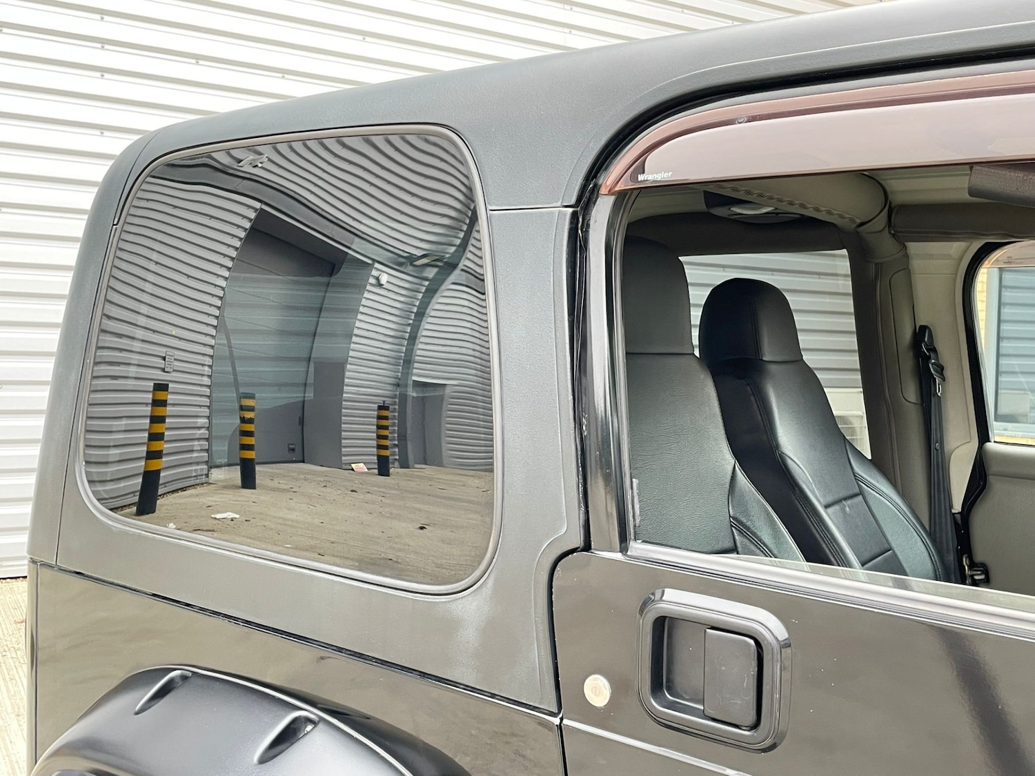 Used Jeep Wrangler 2004 for sale - 77363301: Photo 8