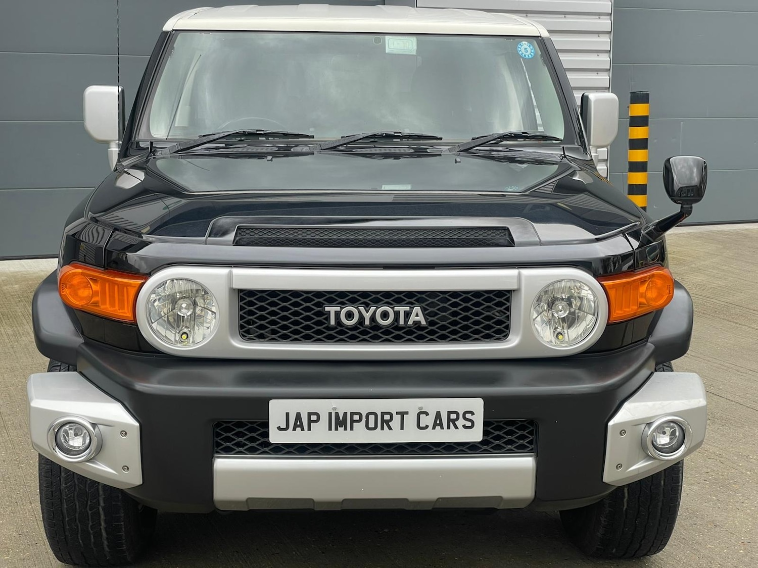 Used Toyota FJ Cruiser 2012 for sale - 76625574: Photo 2