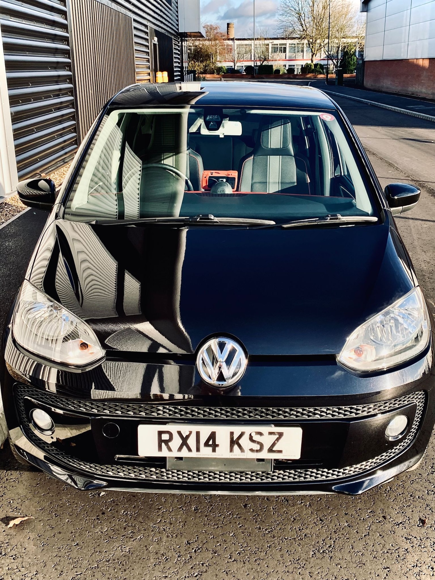 Used Volkswagen up! 2014 for sale - 76770298: Photo 1