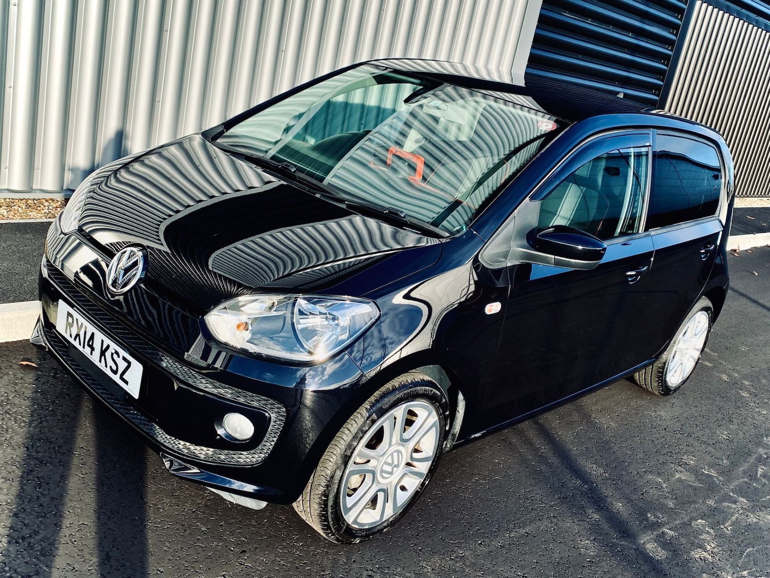 Used Volkswagen up! 2014 for sale - 76770298: Photo 2