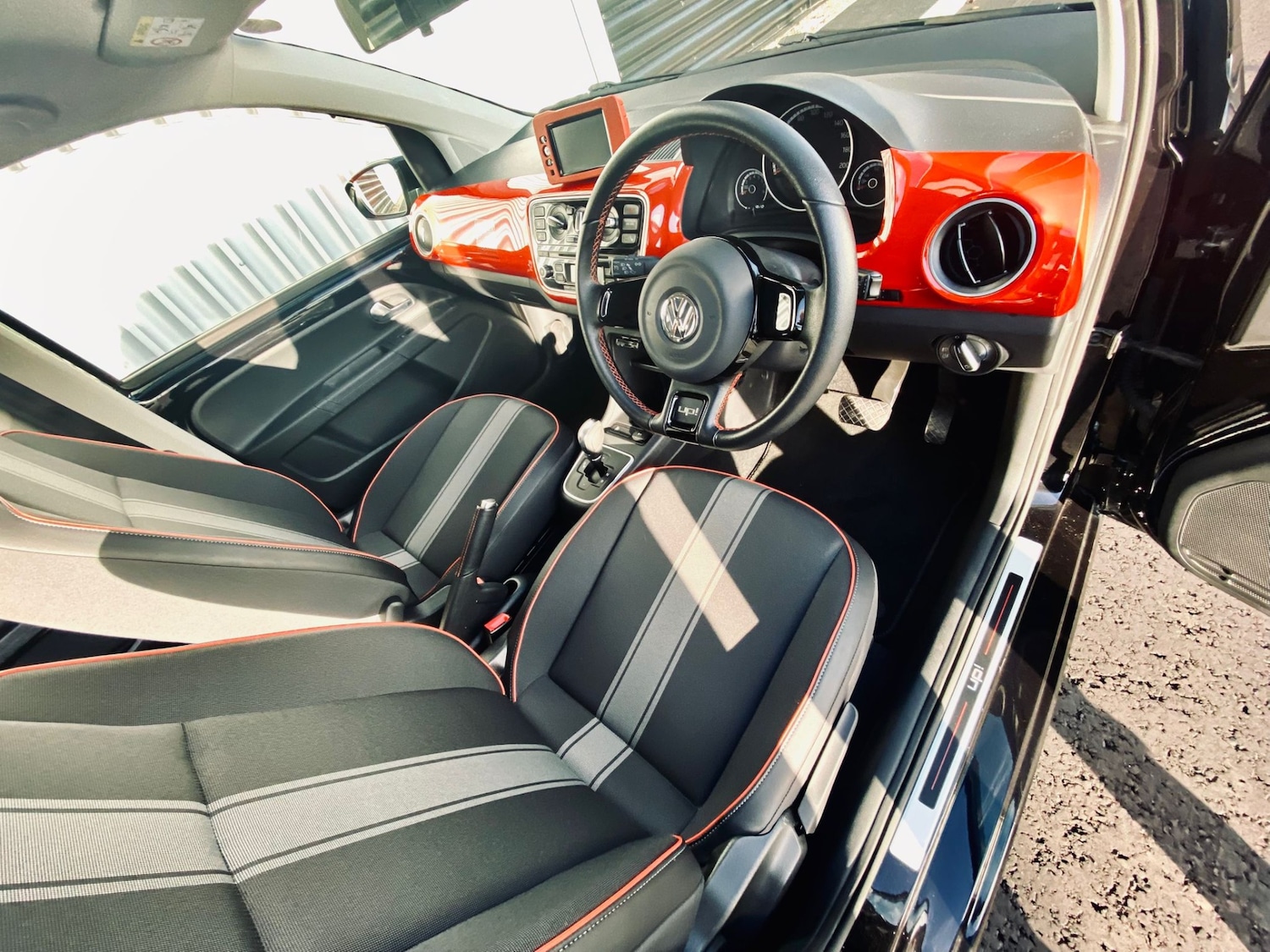 Used Volkswagen up! 2014 for sale - 76770298: Photo 21