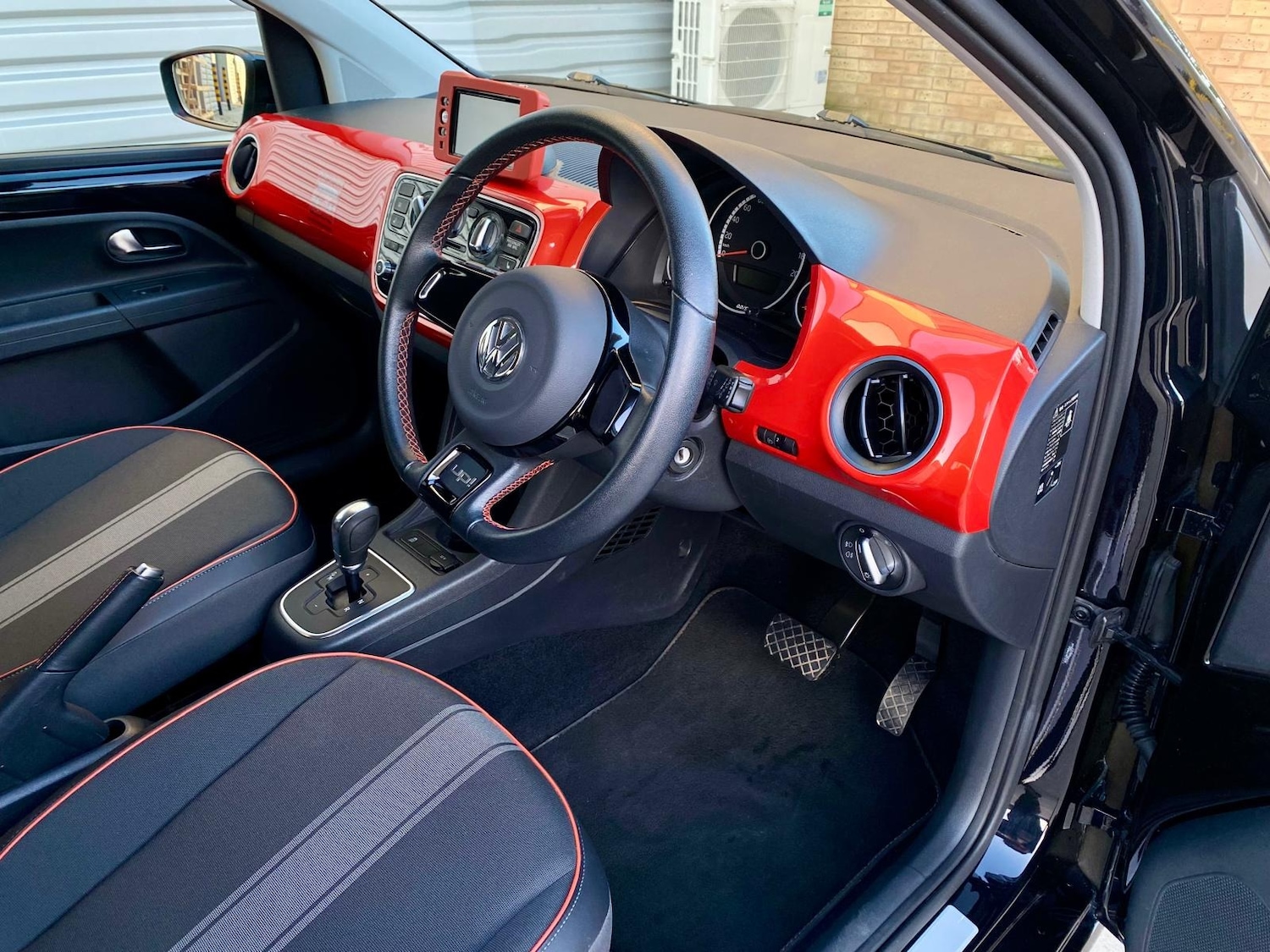 Used Volkswagen up! 2014 for sale - 76770298: Photo 60