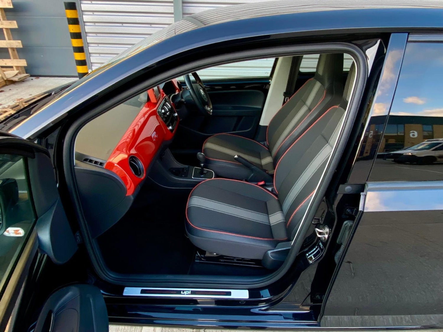 Used Volkswagen up! 2014 for sale - 76770298: Photo 68