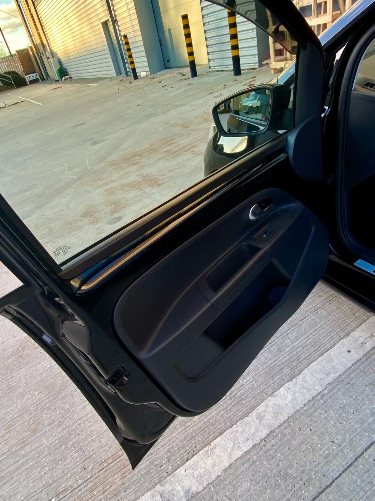 Used Volkswagen up! 2014 for sale - 76770298: Photo 70