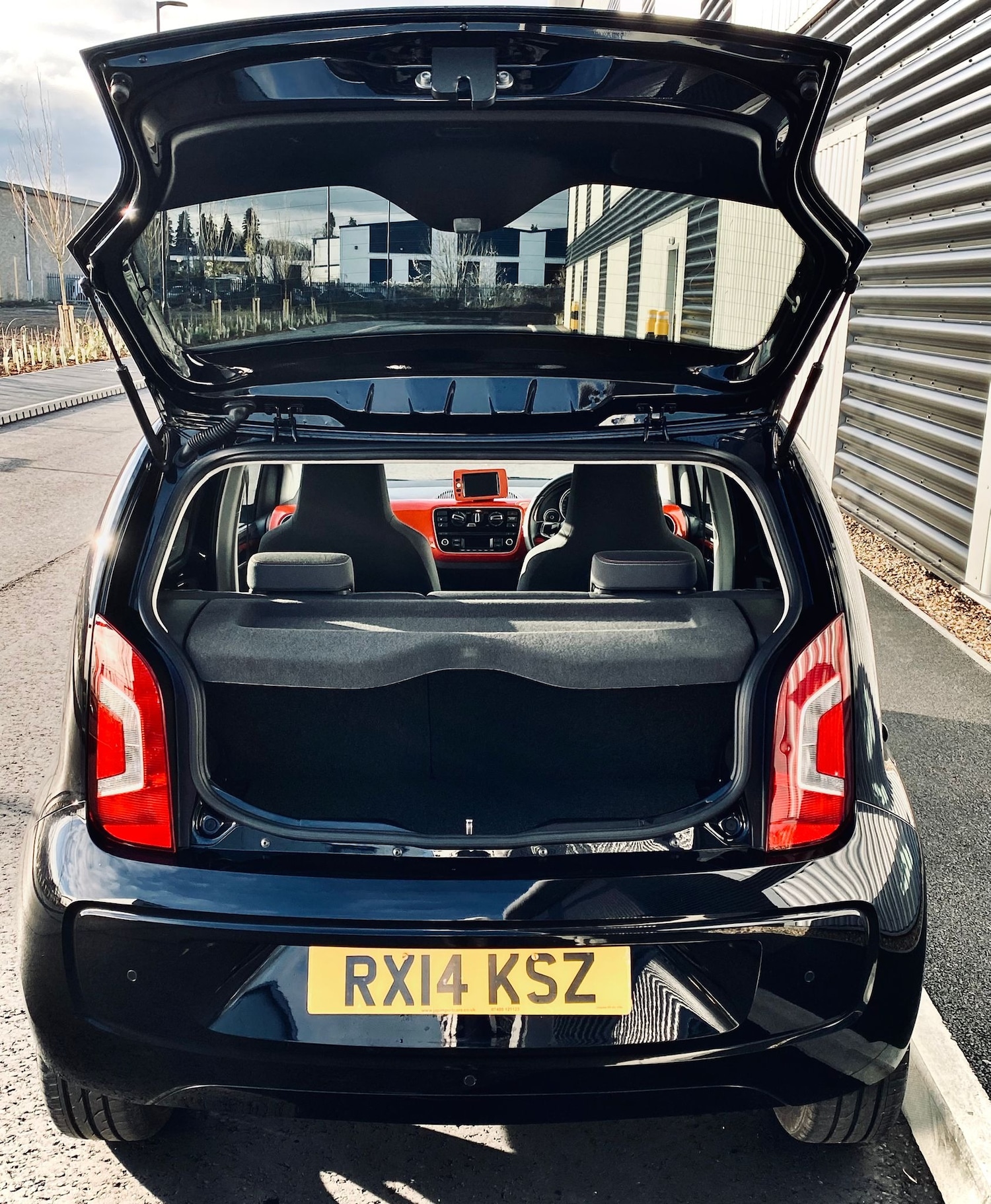 Used Volkswagen up! 2014 for sale - 76770298: Photo 9