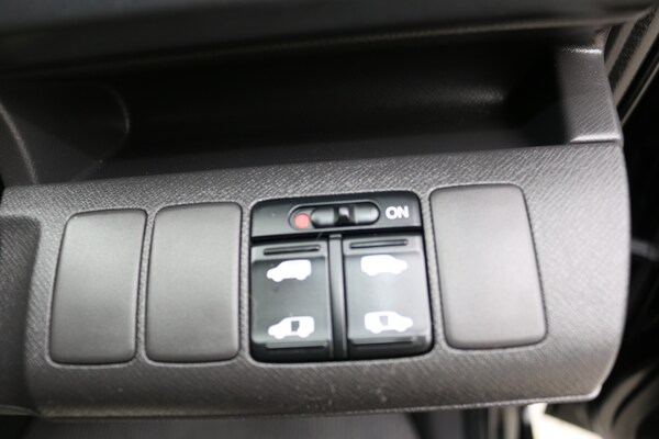 Used Honda Stepwagon 2012 for sale - 73782366: Photo 12