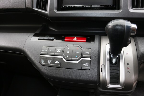 Used Honda Stepwagon 2012 for sale - 73782366: Photo 13