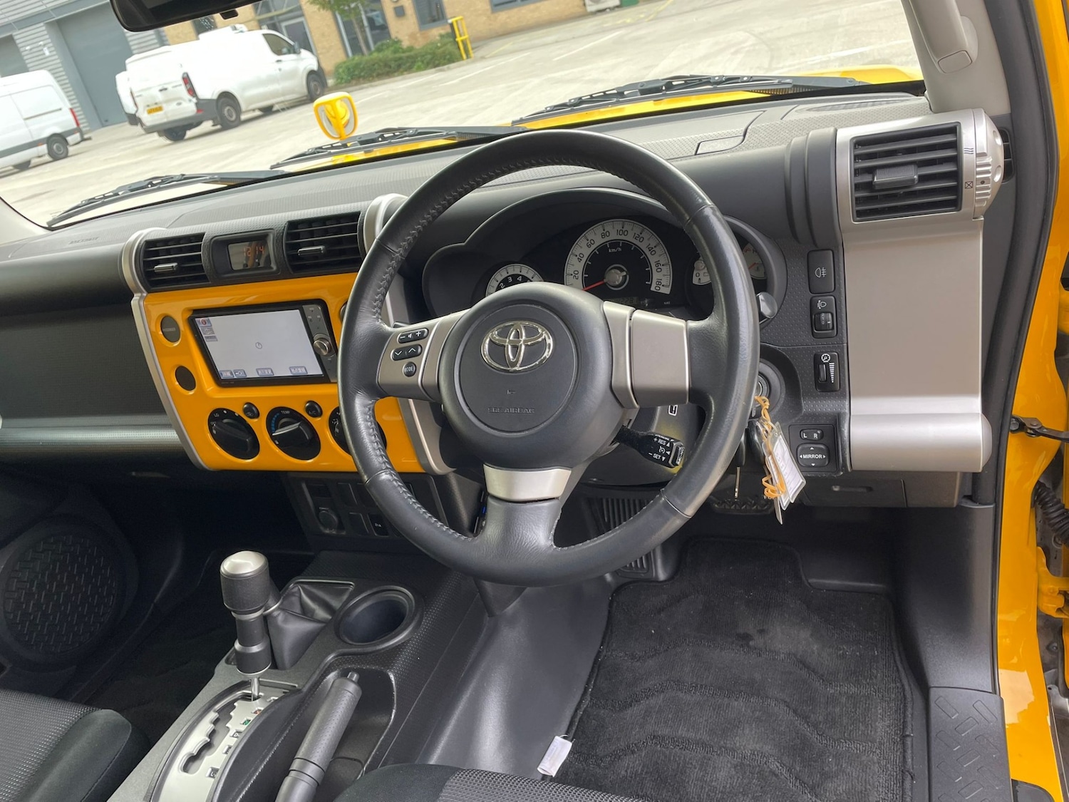 Used Toyota FJ Cruiser 2011 for sale - 76273077: Photo 11