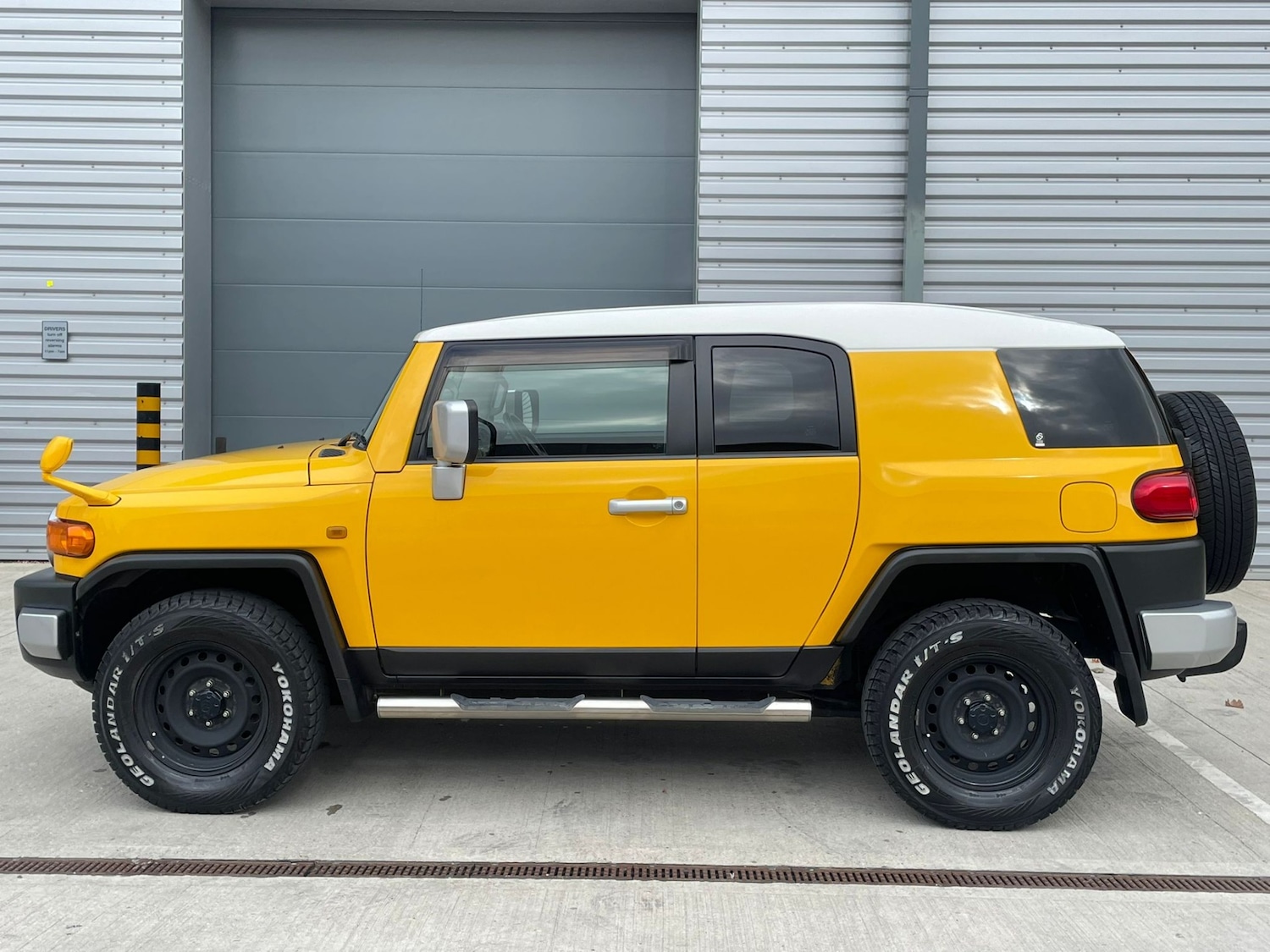 Used Toyota FJ Cruiser 2011 for sale - 76273077: Photo 4
