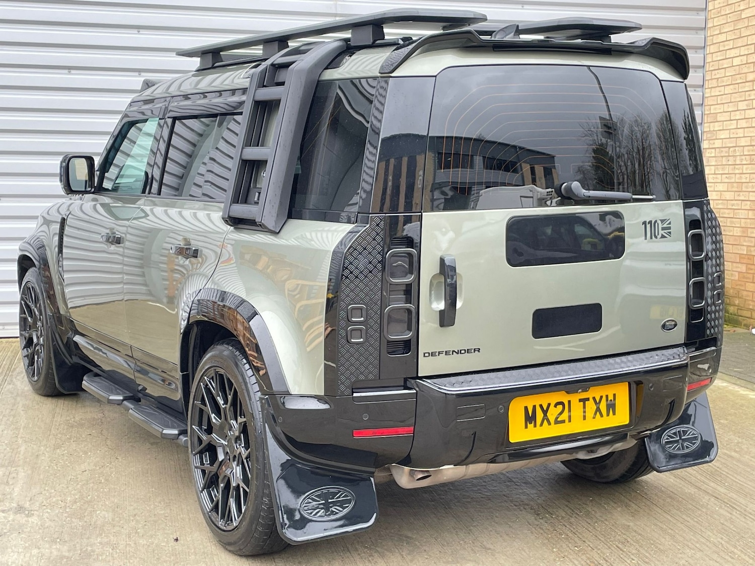 Used Land Rover Defender 2021 for sale - 77515398: Photo 3