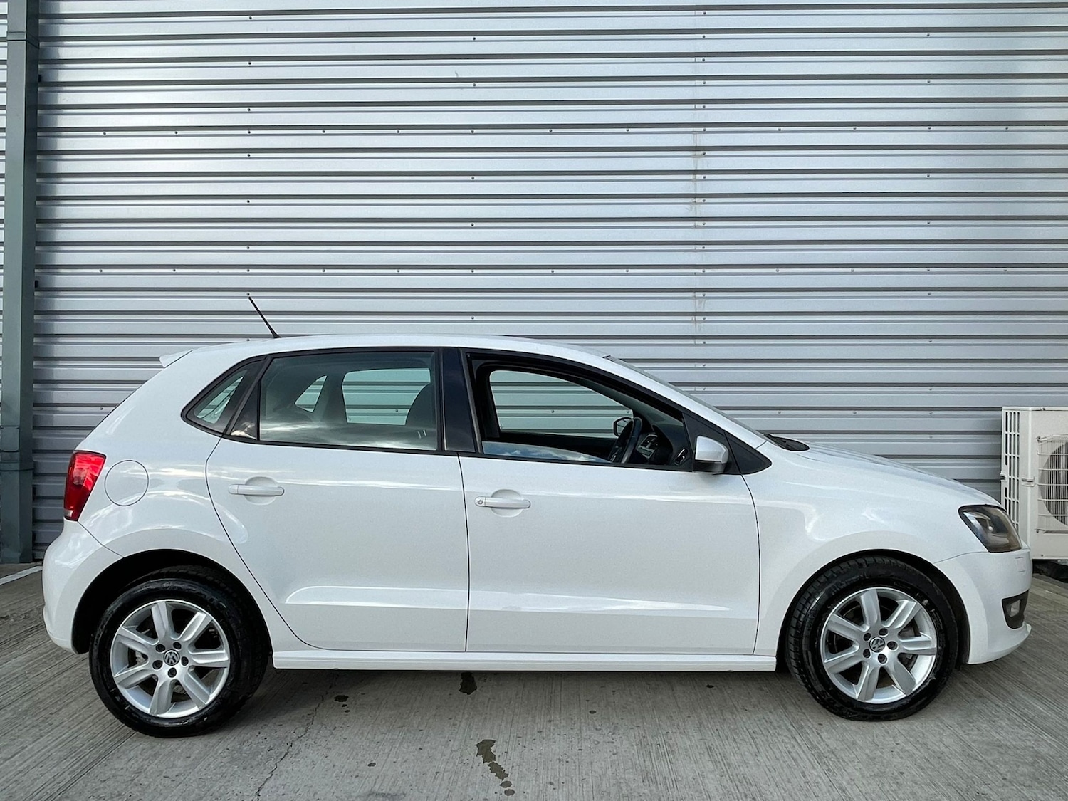 Used Volkswagen Polo 2013 for sale - 77578298: Photo 2