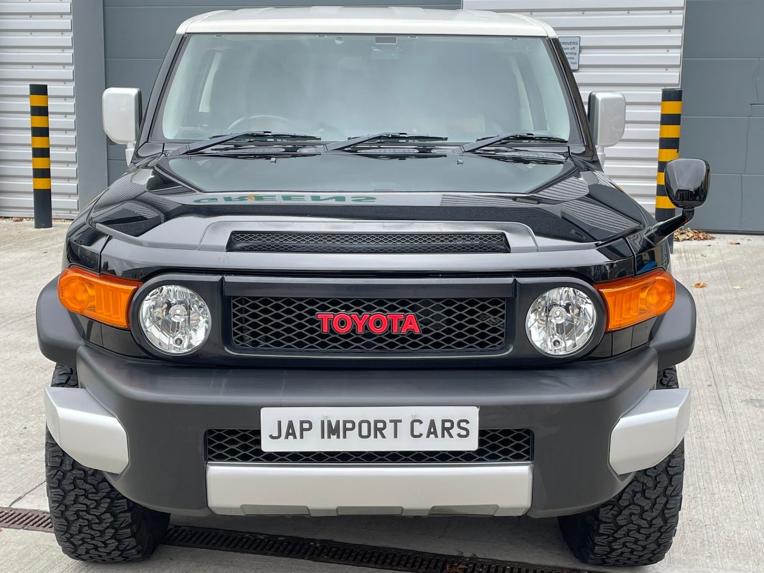 Used Toyota FJ Cruiser 2014 for sale - 76273351: Photo 2