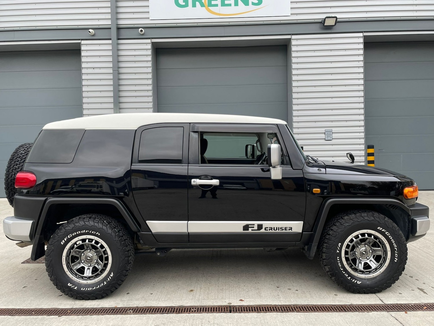 Used Toyota FJ Cruiser 2014 for sale - 76273351: Photo 4