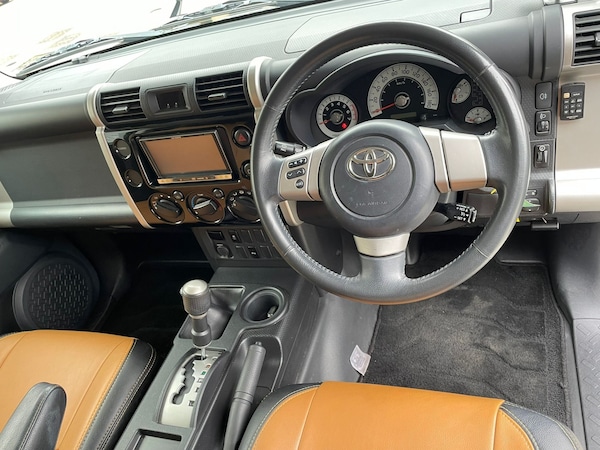 Used Toyota FJ Cruiser 2014 for sale - 76273351: Photo 9