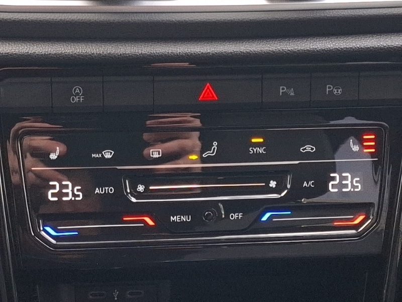 Used Volkswagen T-Roc 2023 for sale - 77544530: Photo 14