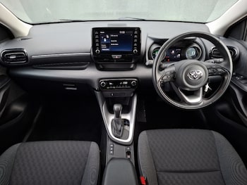 Used Toyota Yaris 2021 for sale - 76492962: Photo