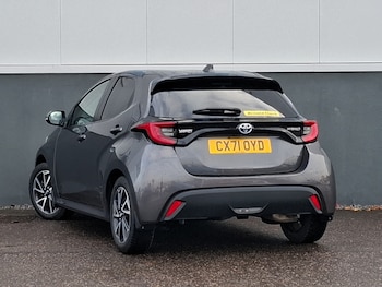 Used Toyota Yaris 2021 for sale - 76492962: Photo