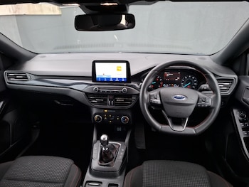 Used Ford Focus 2021 for sale - 76213086: Photo 2