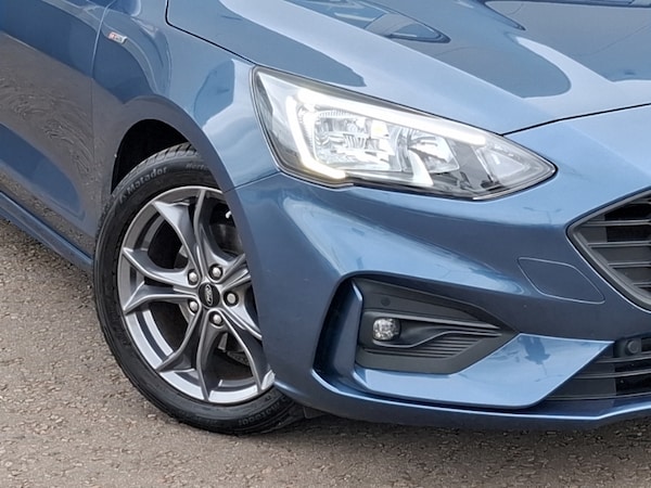 Used Ford Focus 2021 for sale - 76213086: Photo 9