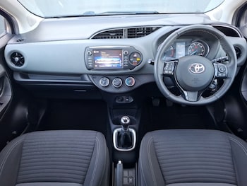 Used Toyota Yaris 2019 for sale - 78342681: Photo