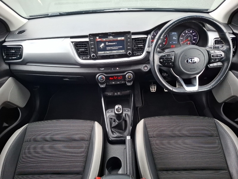 Used Kia Stonic 2018 for sale - 76543847: Photo 2