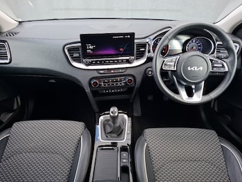 Used Kia Ceed 2025 for sale - 78892854: Photo