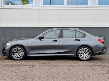 Used BMW 3 Series 2019 for sale - 77320040: Photo