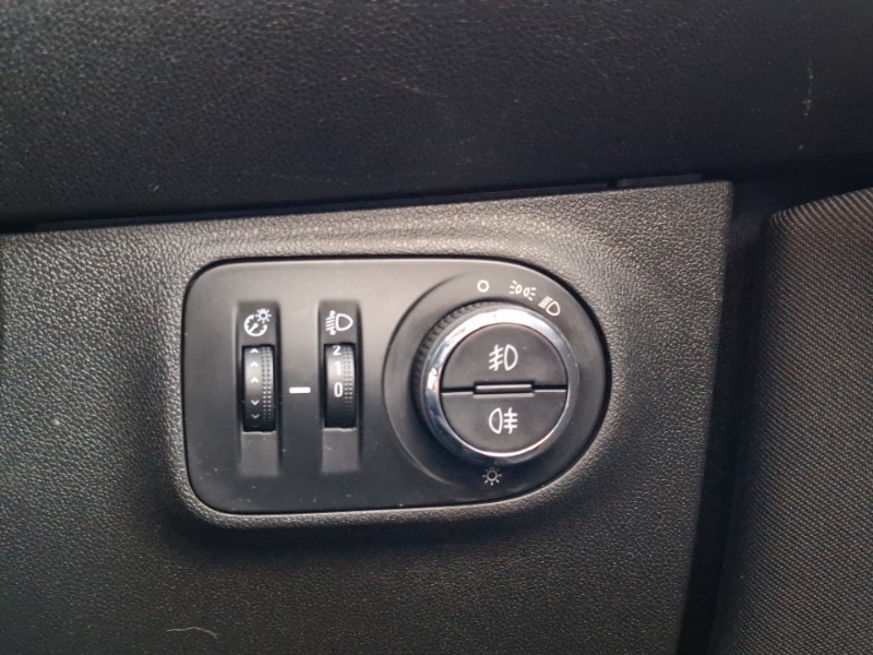 Used Vauxhall Corsa 2016 for sale - 77898121: Photo 16